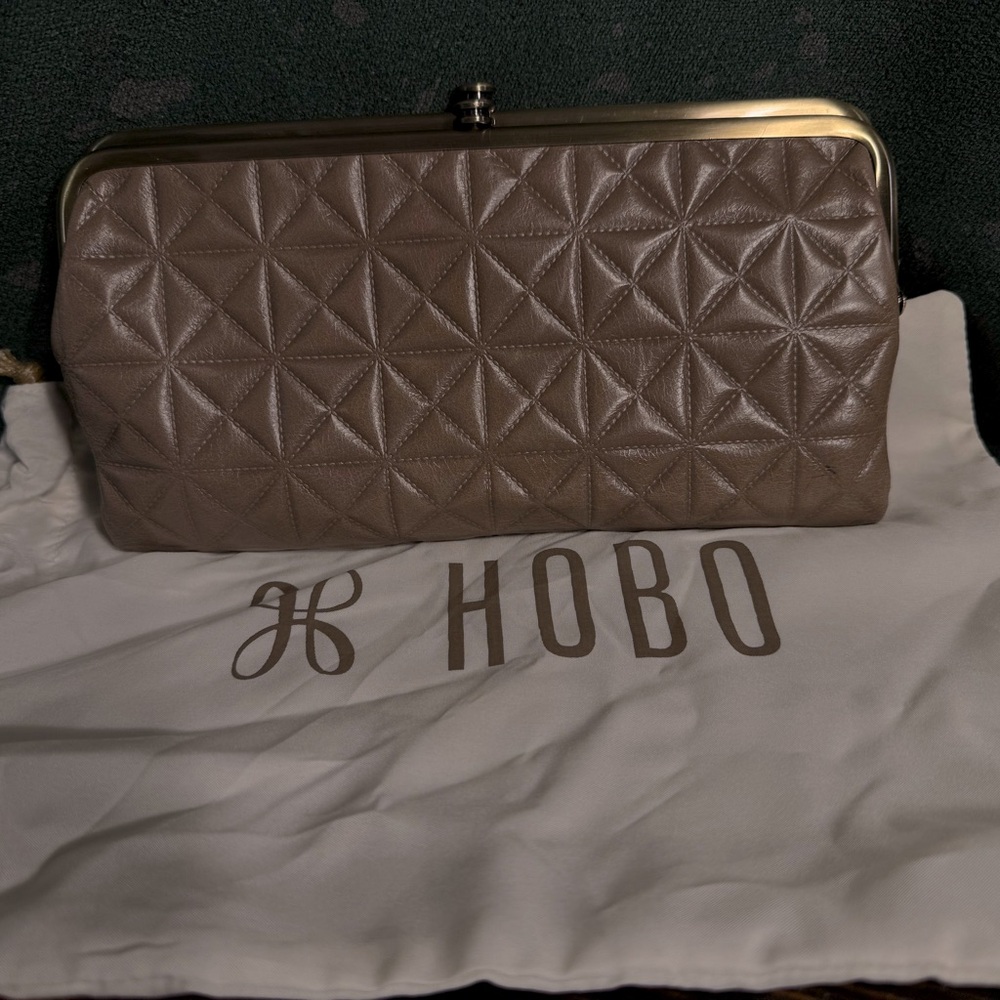 Hobo Lauren wallet - quilted taupe leather (gently used)